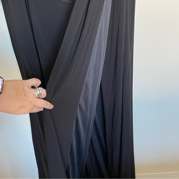 La Femme Ruched Jersey Column Gown with Leg Slit Black 24 - Picture 6 of 12